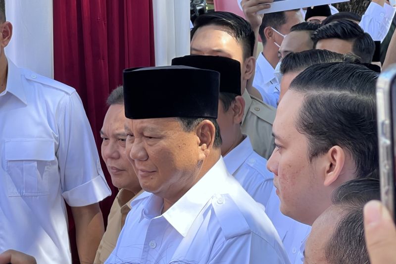Prabowo Subianto saat meresmikan kantor pemenangan presiden. (ant)