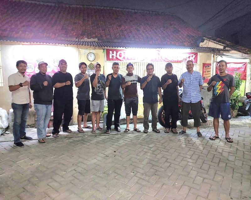 Caleg Partai Golkar Nurul Hakim dan Sanusi saat silaturahmi ke APIK Kota Tangerang di Pasar Lembang, Ciledug. (ist)